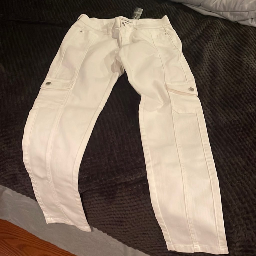 White House/Black Market White Cargo Jeans Size 2